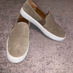 VINCE slip on shoes